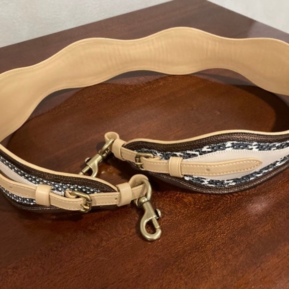 🔥🔥🔥Coach novelty strap snakeskin with yellow gold - Picture 5 of 6